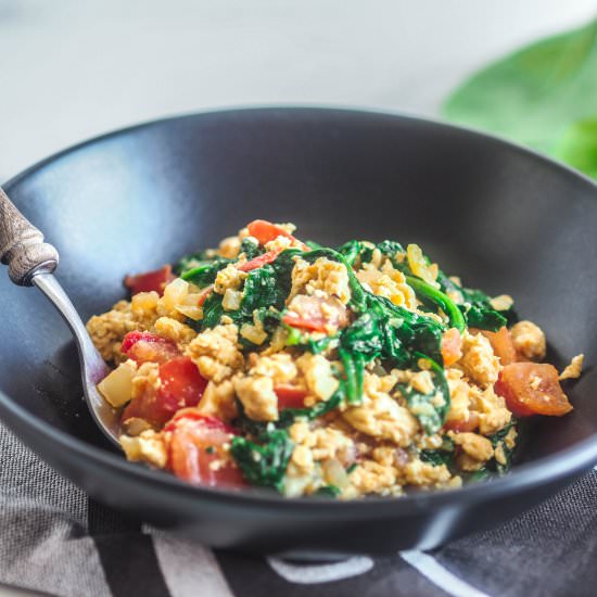 spinach-fortified scrambled eggs - Recipe photo by shapeupafrican
