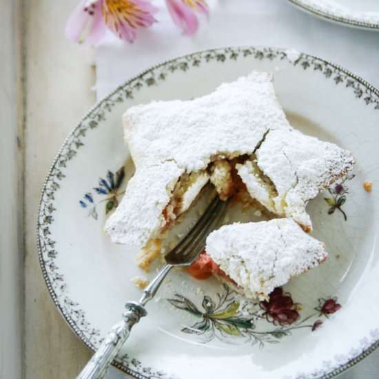 Italian Riviera summer fruits pie - Recipe photo by asmallkitcheningenoa