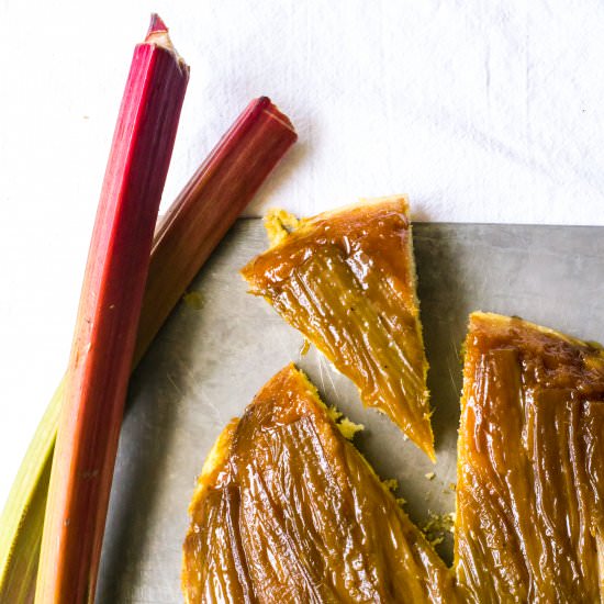 rhubarb upside down cake - Recipe photo by Frommetovuu