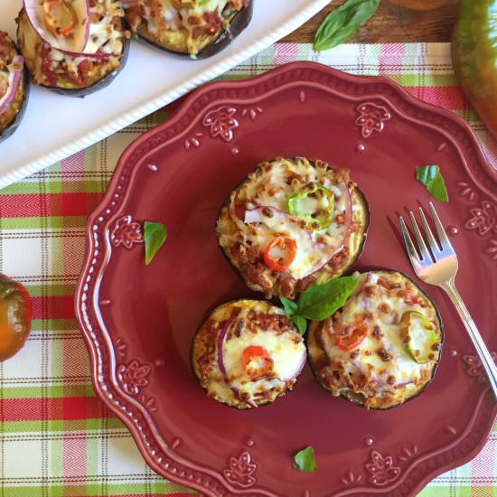 Sausage Pepper Onion Eggplant Pizza - Recipe photo by Theyummymuffin