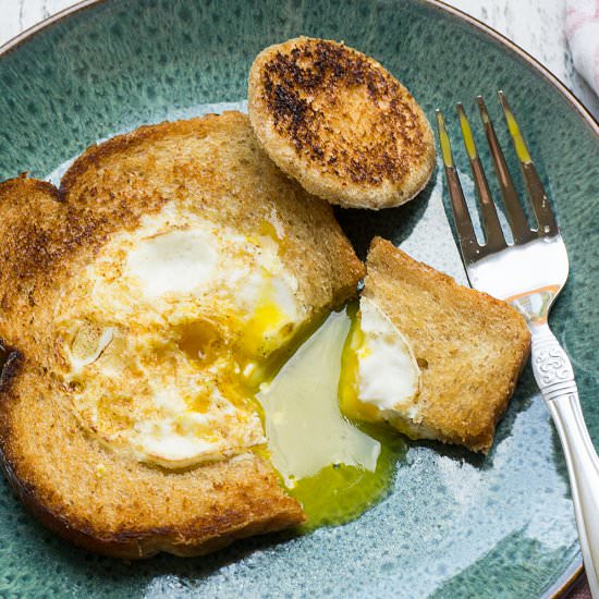 Eggs in a Nest - Recipe photo by Foodtasia