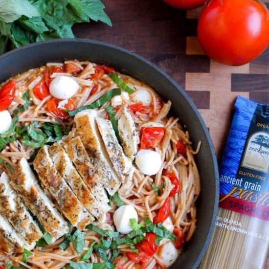 5-Ingredient Chicken Mozzarella Pasta - Recipe photo by jordansward