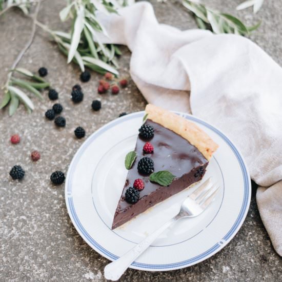 Blackberry & Dark Chocolate Tart - Recipe photo by suvellecuisine