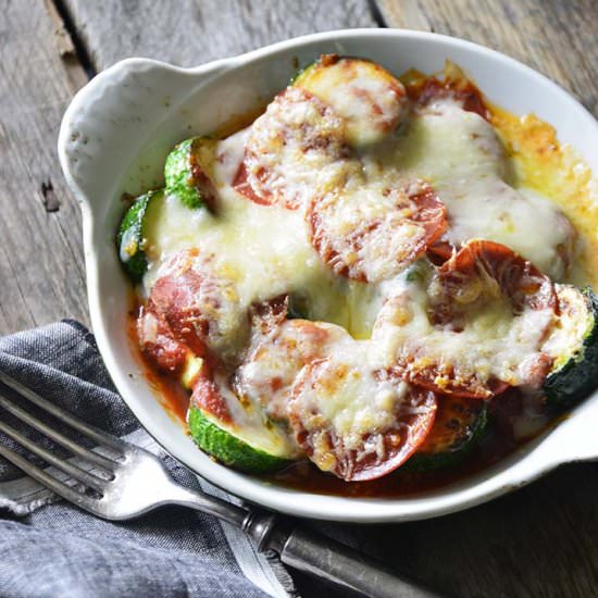 15-Minute Low-Carb Zucchini Pizza Bake - Recipe photo by AnEdibleMosaic