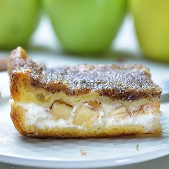 Easy Apple Cheesecake Bars - Recipe photo by omgchocolatedesserts