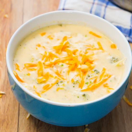 Broccoli Cheese Soup with Chicken - Recipe photo by Thisisnotdietfood