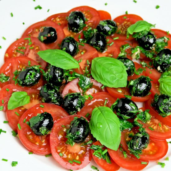Tomato Salad with Olives - Recipe photo by Culinaire bagage