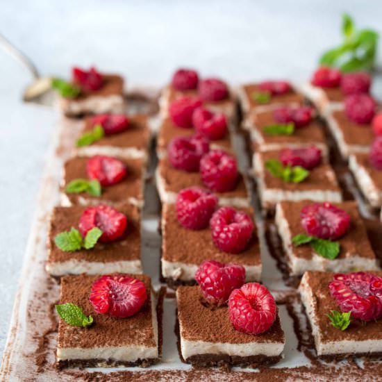 VEGAN COFFEE TIRAMISU - Recipe photo by Vanillacrunnch