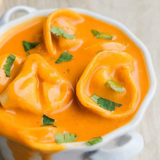Slow Cooker Tomato Tortellini Soup - Recipe photo by Cakewhiz