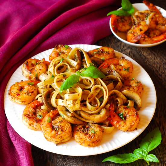 Pesto Shrimp Fettuccine - Recipe photo by whatsinthepan