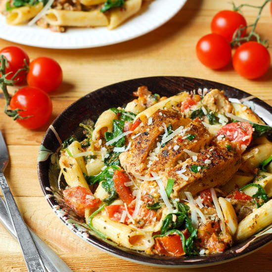 Chicken Pasta with Bacon & Spinach - Recipe photo by whatsinthepan