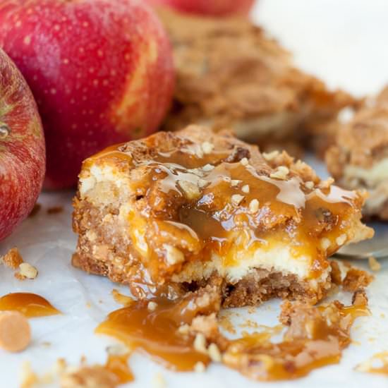 Butterscotch Apple Cheesecake Bars - Recipe photo by MamaGourmand