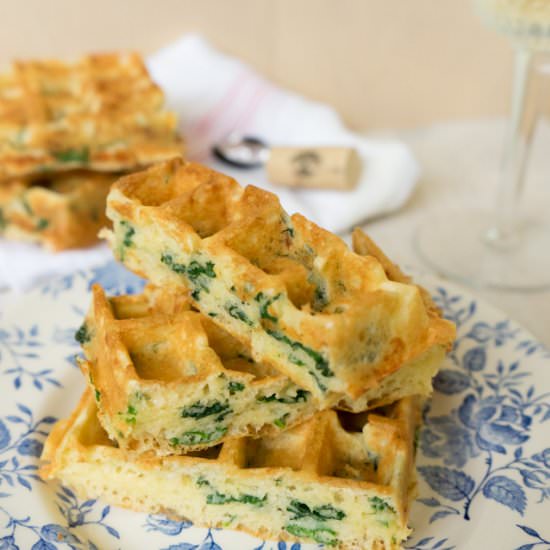 Spinach and Cheese Waffles - Recipe photo by Chataigne