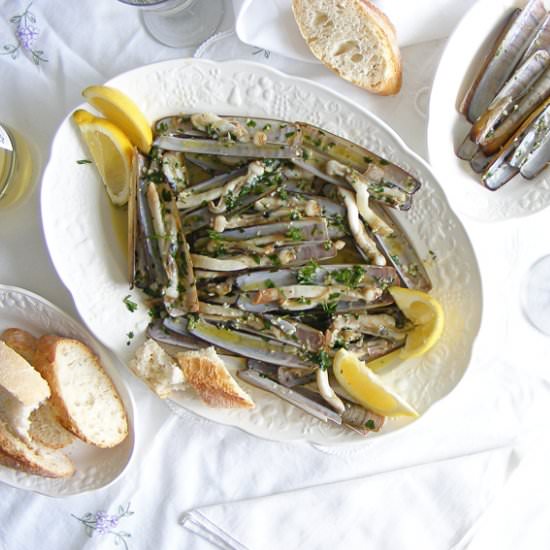 Seafood with Garlic/Navajas con Ajo y Perejil - Recipe photo by Cogollos de Agua