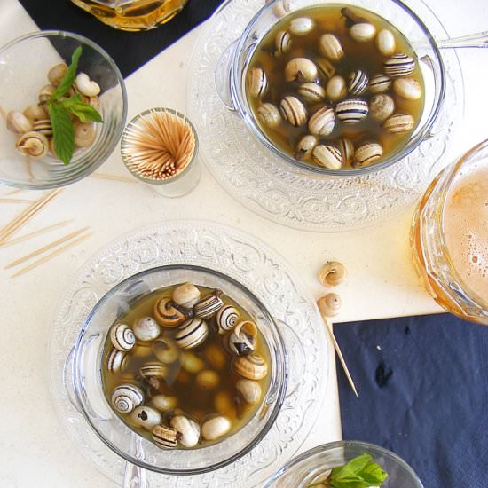 Caracoles en Caldo Picante/Snails in Spicy Broth - Recipe photo by Cogollos de Agua