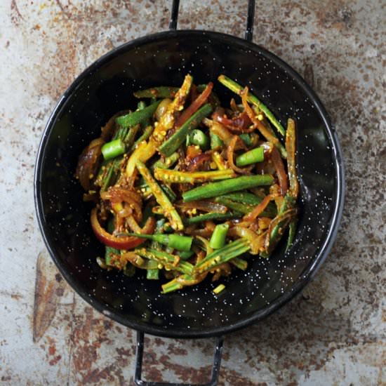 Achari Bindi Pyaz:Pickle Okra curry - Recipe photo by Shweta_mt