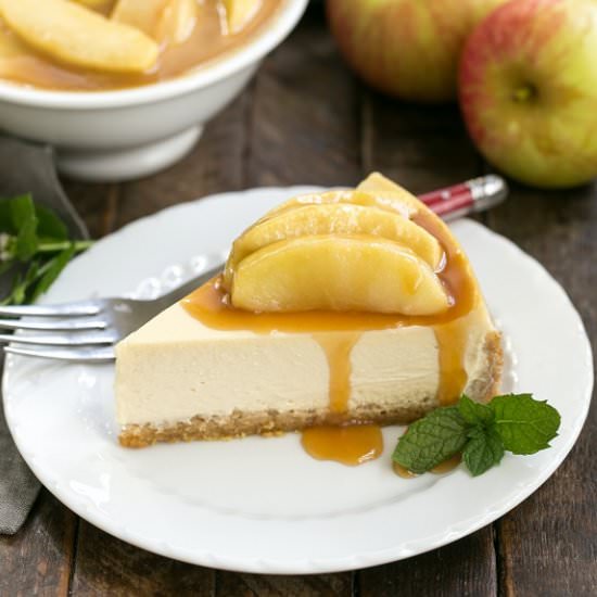 Sour Cream Cheesecake with apples - Recipe photo by thatskinnychickcanbake