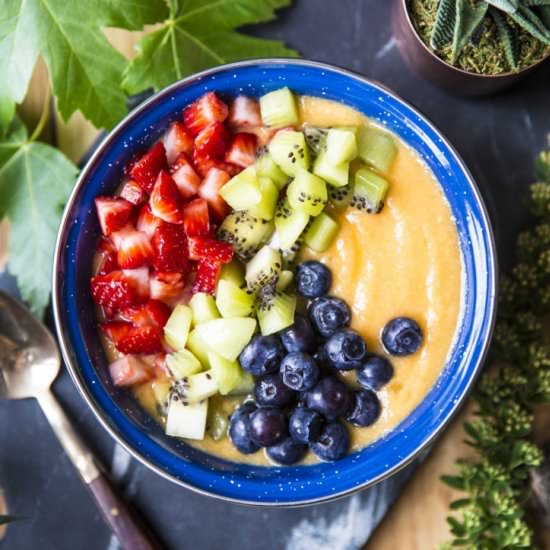 Cauliflower Smoothie Bowl - Recipe photo by Simple Green Smoothies