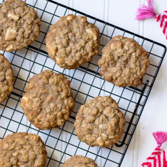 White Chocolate Oatmeal Cookies - Recipe photo by Unusuallylovely