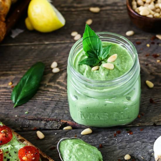 Oil-Free Avocado Pesto - Recipe photo by Vegan Huggs