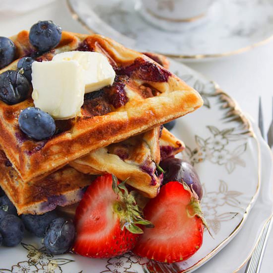 Blueberry Waffles Recipe - Recipe photo by MunatyCooking