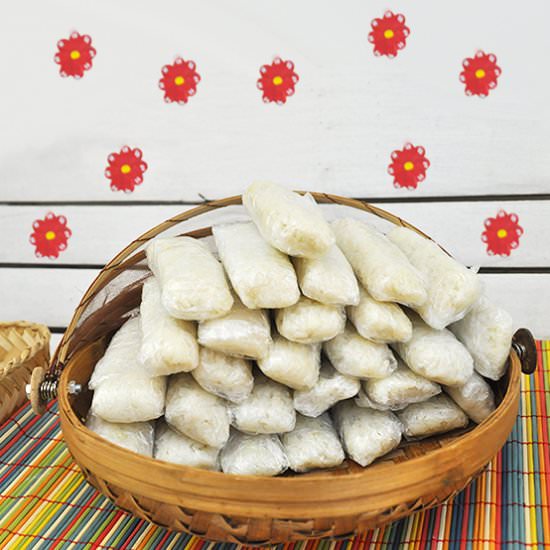 Lemper – Sticky Rice Snack - Recipe photo by Pisang Susu