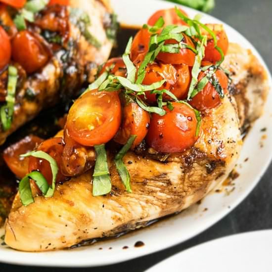 One Pot Bruschetta Chicken - Recipe photo by Cakewhiz