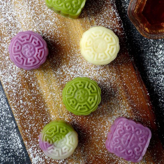Mooncake with Custard Filling - Recipe photo by Red House Spice