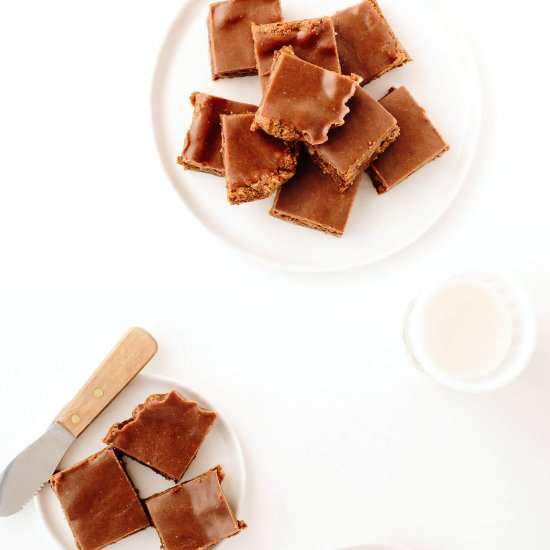 Vegan Cinnamon Oatmeal Blondies - Recipe photo by BlissfulBasil