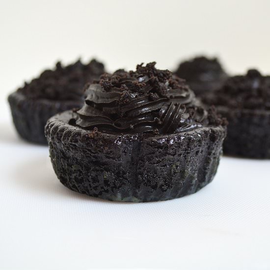 Mini Black Velvet Cheesecakes - Recipe photo by lightscamerabake