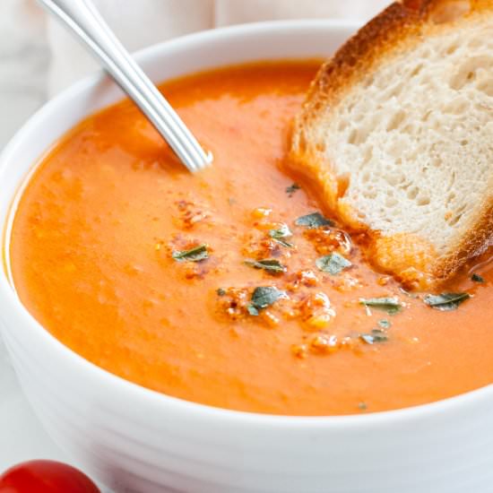 Roasted Tomato Soup - Recipe photo by platedcravings