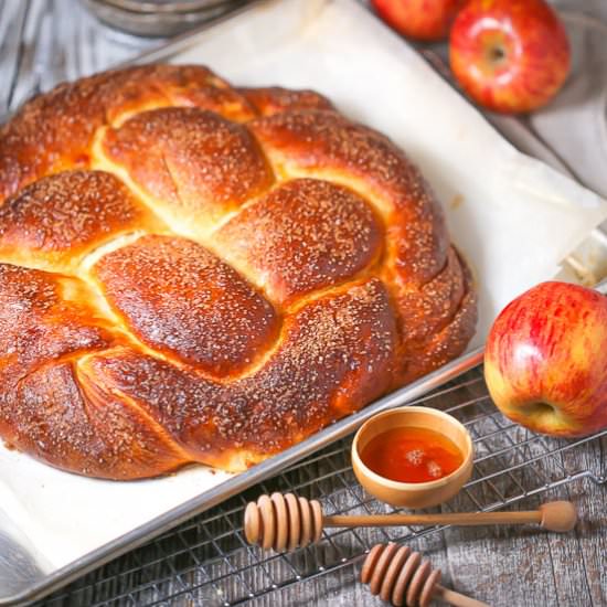 Apple Challah - Recipe photo by whatshouldimakefor