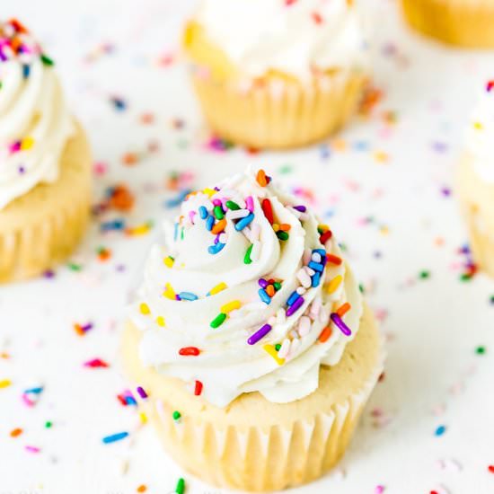 Eggless Vanilla Cupcakes - Recipe photo by Mommys Home Cooking