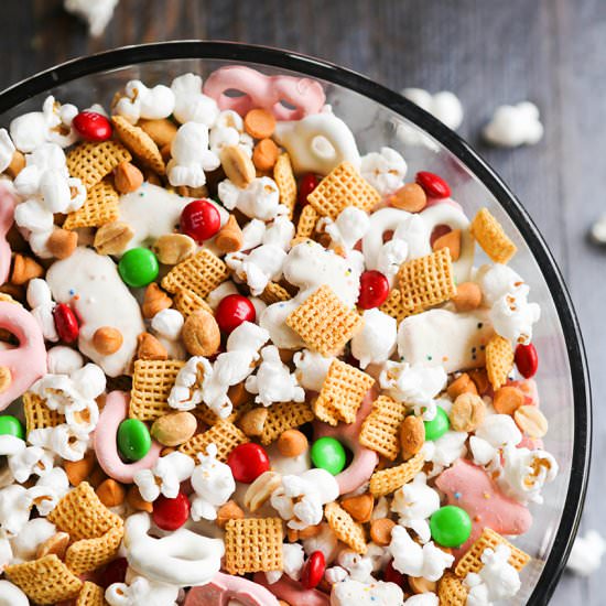 Holiday Snack Mix - Recipe photo by pipandebby