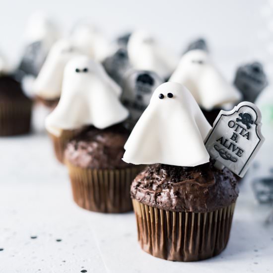 Floating Ghost Cupcakes - Recipe photo by kendallrayburn