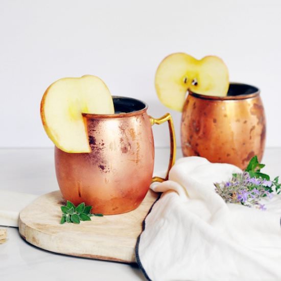 The Caramel Apple Cocktail - Recipe photo by larkandlinen
