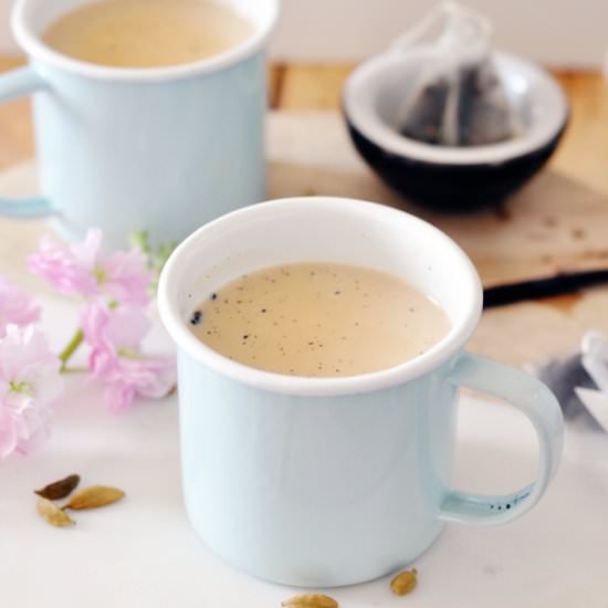 Vanilla Spiced Earl Grey Lattes - Recipe photo by larkandlinen