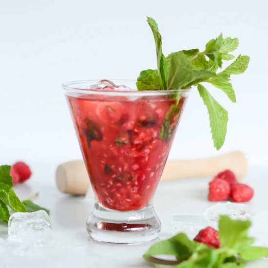 Virgin Raspberry Mojitos - Recipe photo by robinterry1