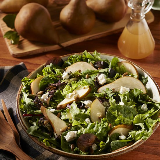 Harvest Salad with Pears and Pepita - Recipe photo by Photoappetite