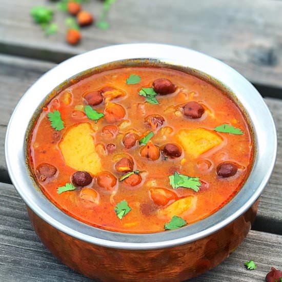 Kala Chana (Black Chickpeas Curry) - Recipe photo by tanusrecipes