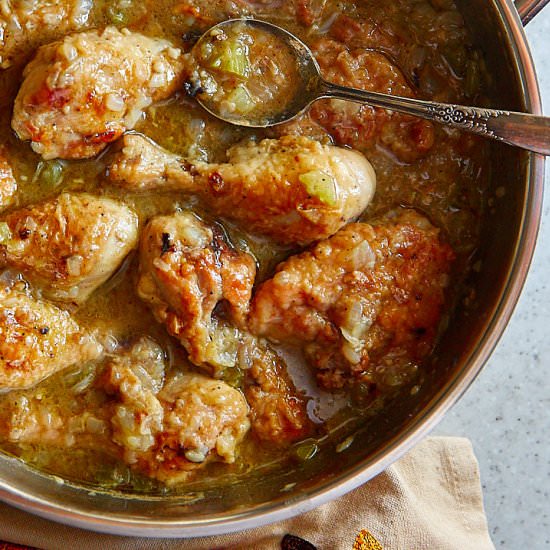 Southern Smothered Chicken - Recipe photo by cravingtasty