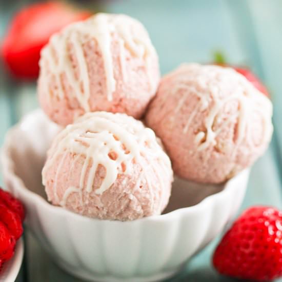 Strawberry Cheesecake Truffles - Recipe photo by dessertswithbenefits