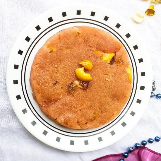 Sooji/Semolina Halwa - Recipe photo by Lathiya