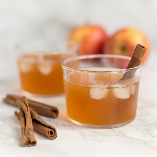 Szarlotka: Apple Juice and Vodka - Recipe photo by electricbluefood