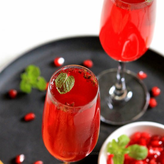 Minty Pomegranate Spritzer - Recipe photo by firsttimercook