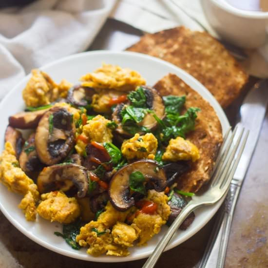 Chickpea Scramble - Recipe photo by Connoisseurus Veg