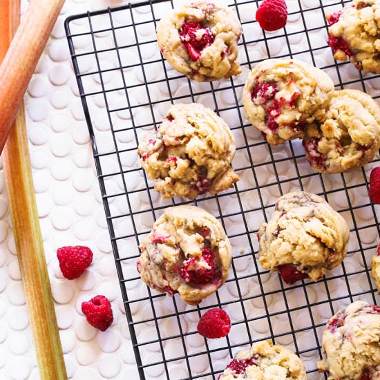 Rhubarb Raspberry Cookies - Recipe photo by pipandebby