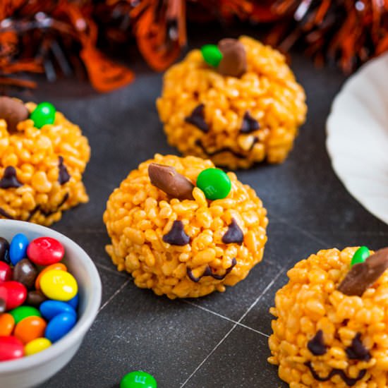 Pumpkin Rice Krispie Treats - Recipe photo by anniesnomsblog