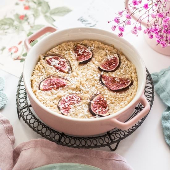 Baked Coconut Oatmeal - Recipe photo by Mienta