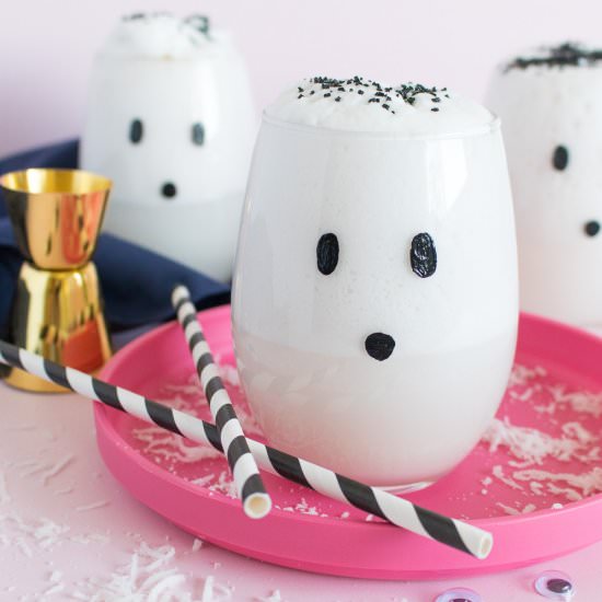 Ghostly White Cocktail - Recipe photo by clubcrafted